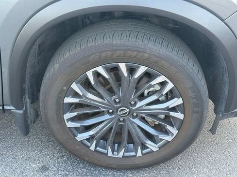 Used 2025 Nissan Rogue SL w/ Tech Package AWD/4WD image 14