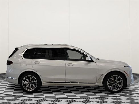 New 2026 BMW X7 xDrive40i w/ Premium Package image 2
