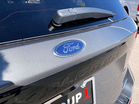 Certified 2023 Ford Explorer ST-Line image 9