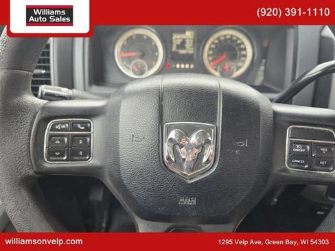 Used 2018 RAM 3500 Tradesman w/ Chrome Appearance Group AWD/4WD image 16