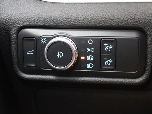 Used 2022 Ford Explorer XLT w/ Equipment Group 202A AWD/4WD image 41