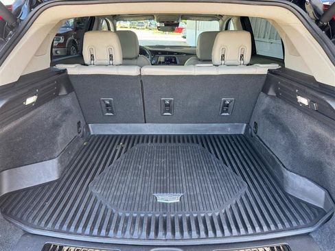 Used 2019 Cadillac XT4 Premium Luxury AWD/4WD image 17