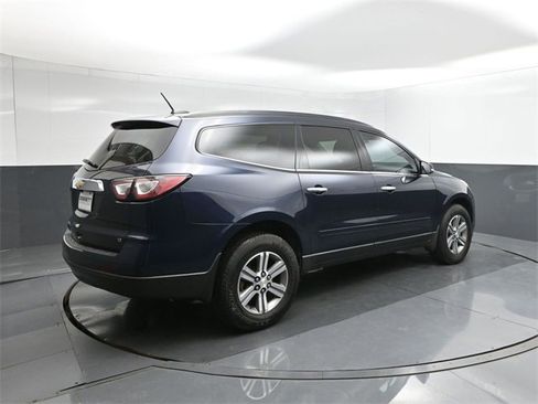 Used 2017 Chevrolet Traverse LT image 11