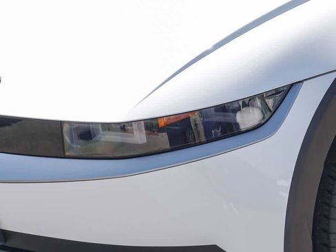Used 2024 Hyundai Ioniq 5 SE RWD image 8