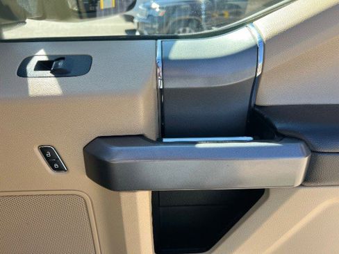 Used 2021 Ford F250 XLT w/ XLT Premium Package image 27