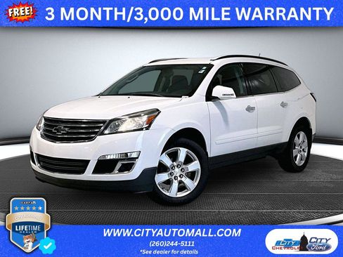 Used 2017 Chevrolet Traverse LT w/ Style and Technology Package FWD image 1
