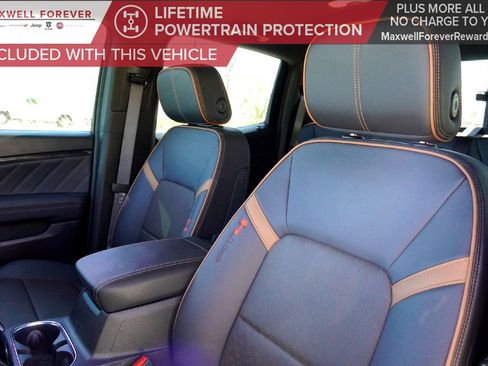 Used 2024 GMC Canyon AT4 w/ AT4 Premium Package image 13