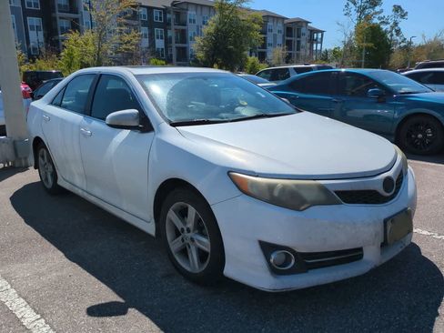 Used 2012 Toyota Camry SE image 6