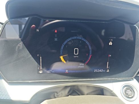 Used 2025 Chevrolet Trax LT w/ LT Convenience Package FWD image 17