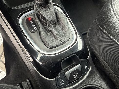 Used 2021 Jeep Compass Latitude image 16