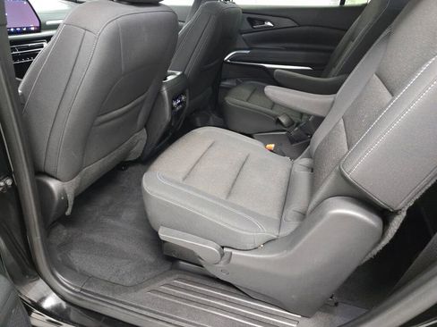 Used 2024 Chevrolet Traverse LT image 21