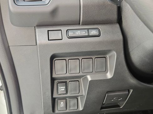 Used 2024 Nissan Frontier S image 19