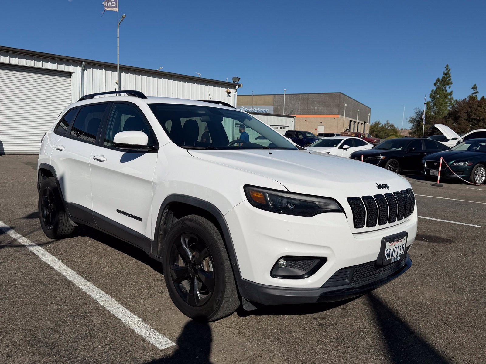 Used 2019 Jeep Cherokee Latitude Plus AWD/4WD image 8