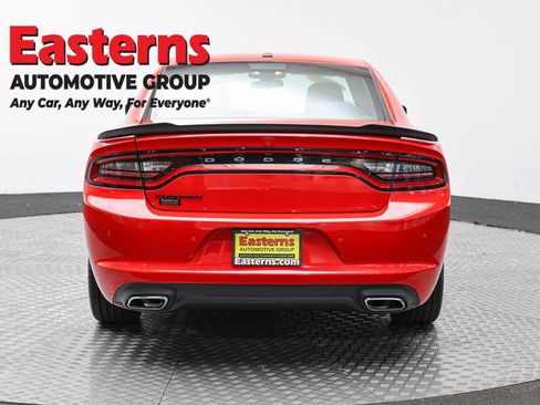 Used 2018 Dodge Charger SXT w/ Blacktop Package RWD image 6