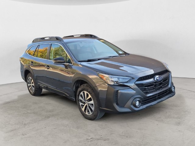 Used 2025 Subaru Outback Premium AWD/4WD image 3