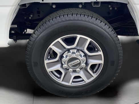 Used 2026 Ford F350 Lariat RWD image 29