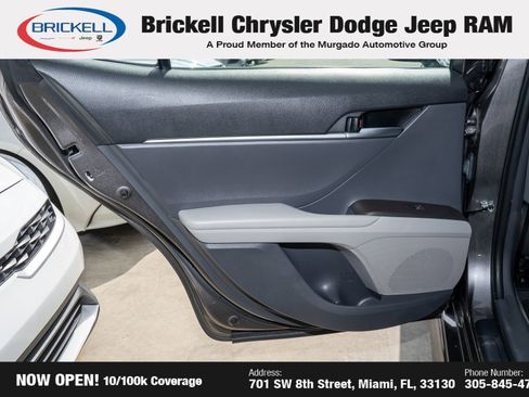 Used 2021 Toyota Camry SE image 11