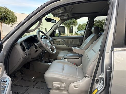 Used 2001 Toyota Sequoia Limited image 15