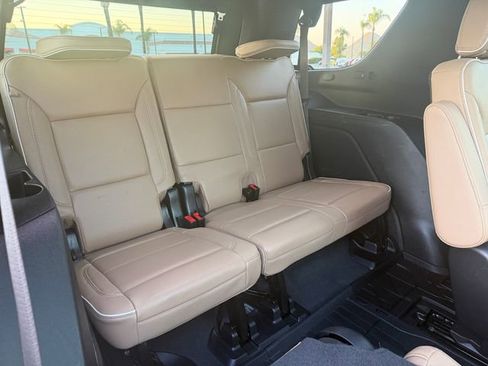 Used 2023 Chevrolet Tahoe Premier AWD/4WD image 23
