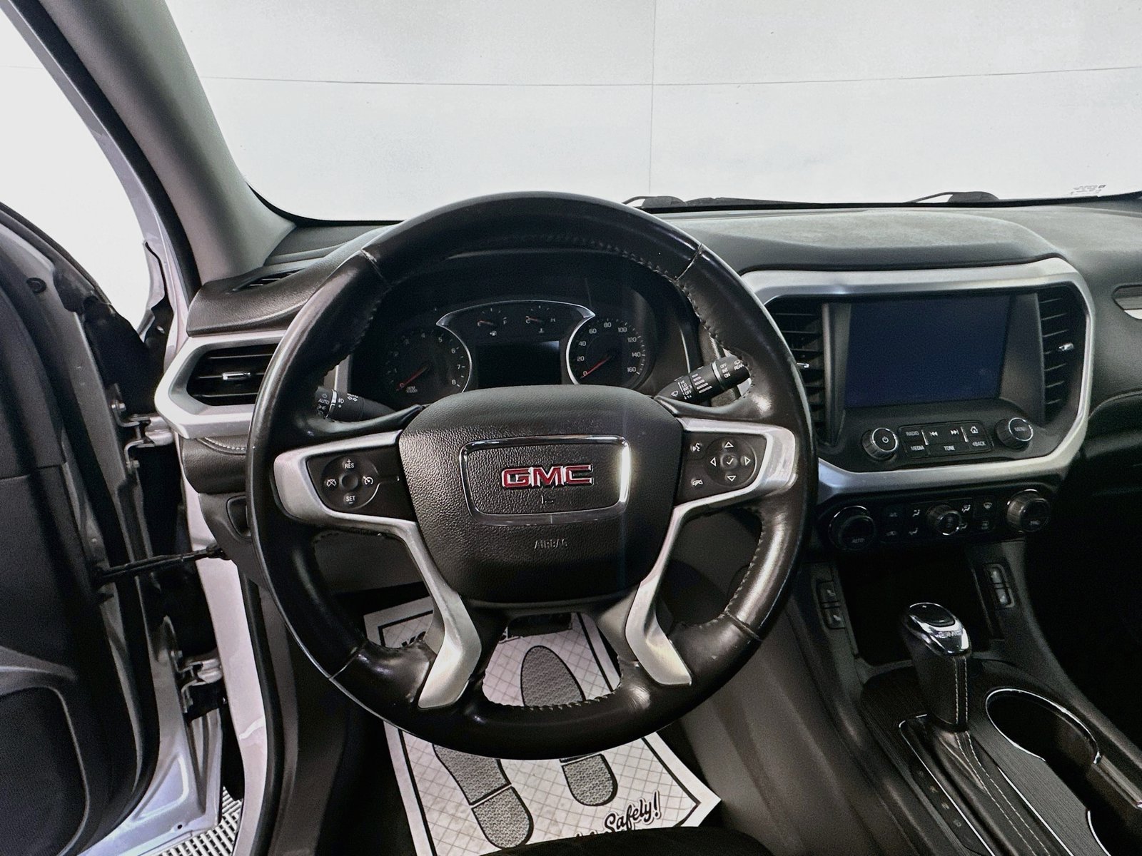 Used 2018 GMC Acadia SLT FWD image 11