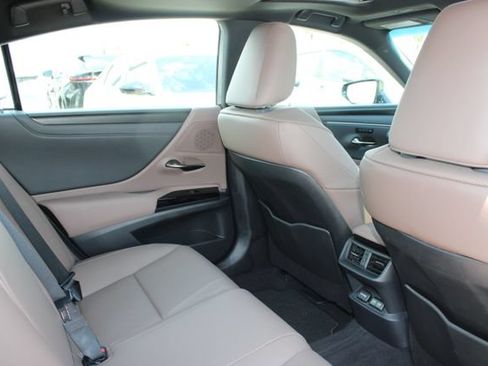Certified 2025 Lexus ES 350 w/ Premium Package FWD image 7