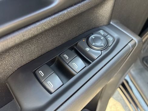 Used 2024 Chevrolet Silverado 2500 Custom image 17