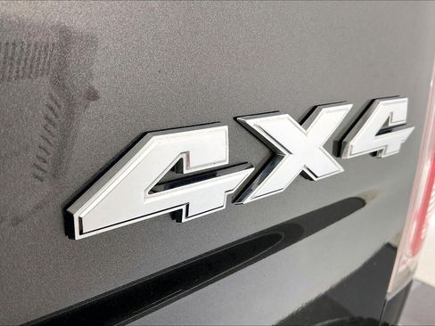 Used 2016 RAM 2500 Laramie AWD/4WD image 6