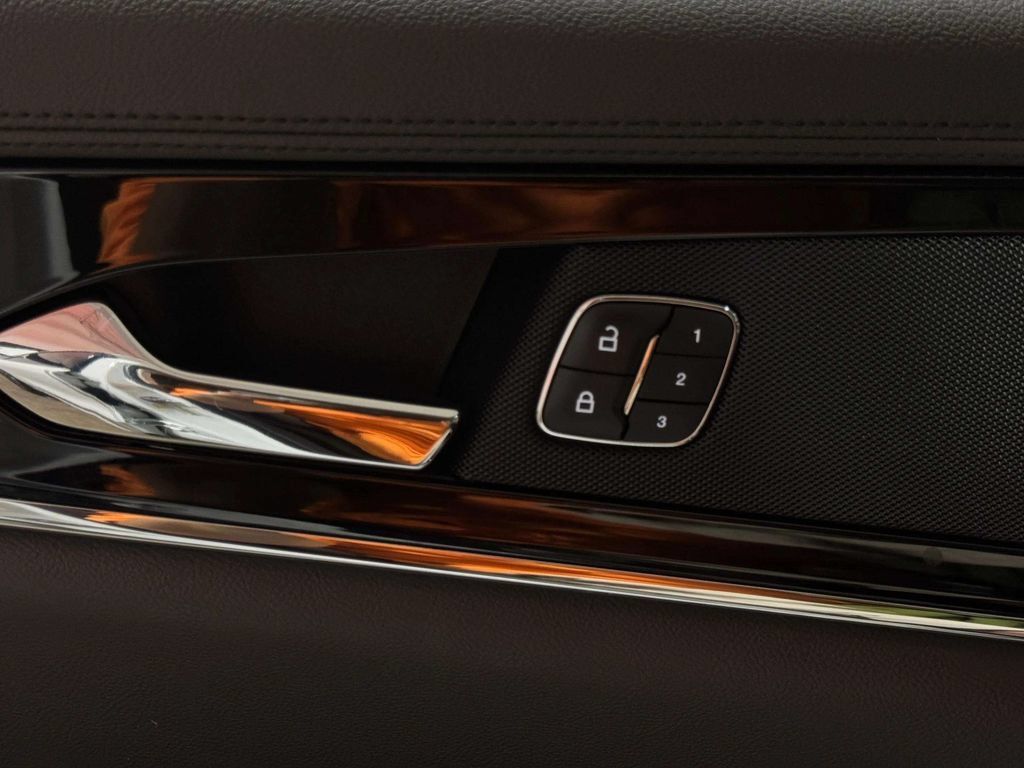 Certified 2022 Lincoln Nautilus FWD image 9