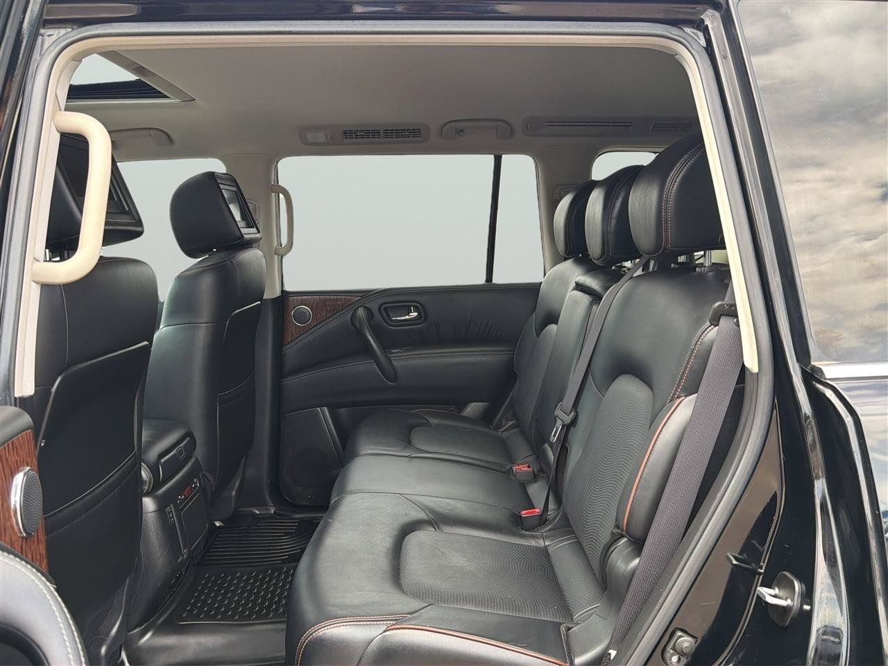 Used 2017 Nissan Armada Platinum w/ Interior Lighting Package AWD/4WD image 19