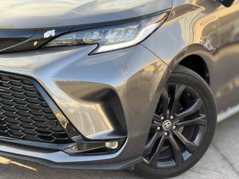 Used 2022 Toyota Sienna XSE w/ XSE Plus Package FWD image 6