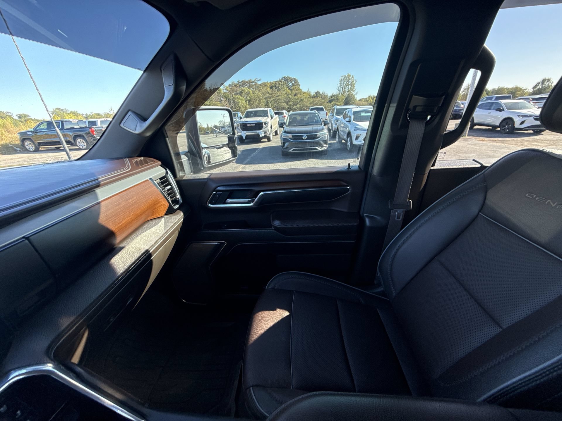 Used 2024 GMC Sierra 3500 Denali w/ Denali Reserve Package AWD/4WD image 26
