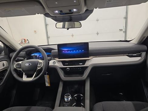 New 2026 Ford Explorer Active RWD image 14
