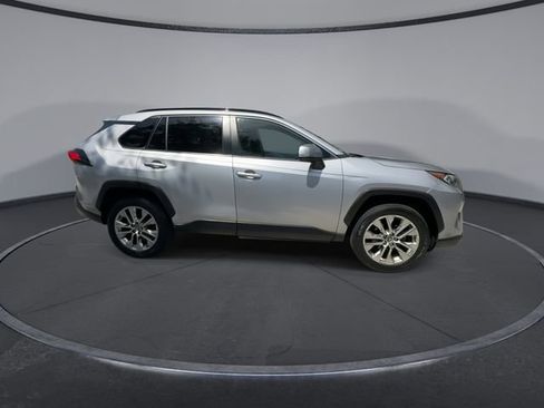 Used 2019 Toyota RAV4 XLE Premium FWD image 9