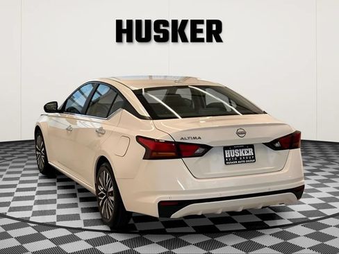 Used 2025 Nissan Altima 2.5 SV FWD image 7