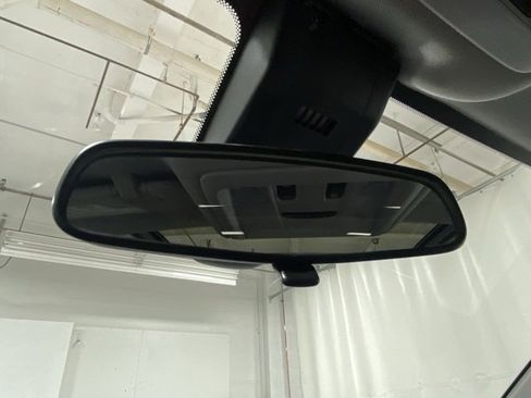 Used 2020 Chevrolet Equinox LT image 27