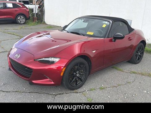 Used 2023 MAZDA MX-5 Miata Sport RWD image 3