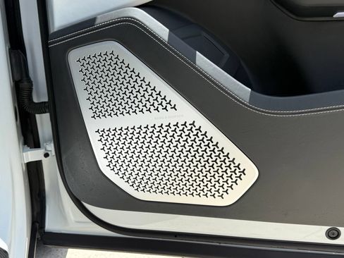 Used 2022 Lamborghini Urus AWD/4WD image 40