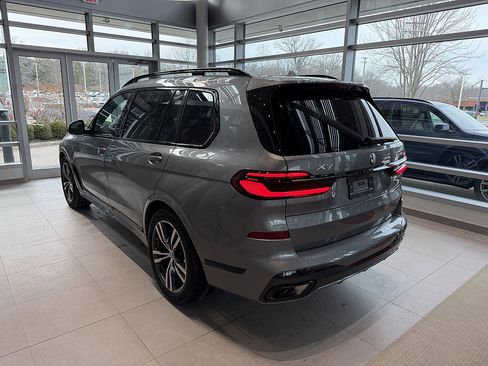New 2026 BMW X7 xDrive40i w/ M Sport Package AWD/4WD image 4