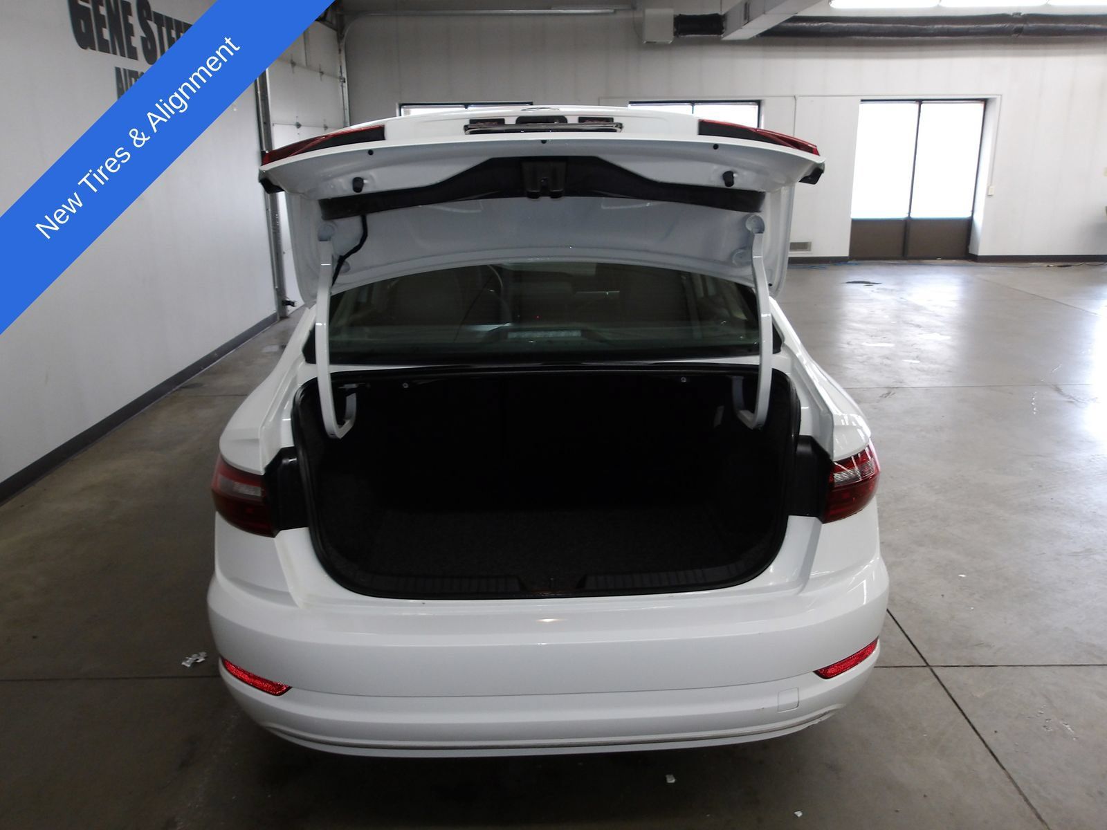 Used 2021 Volkswagen Jetta R-Line FWD image 17