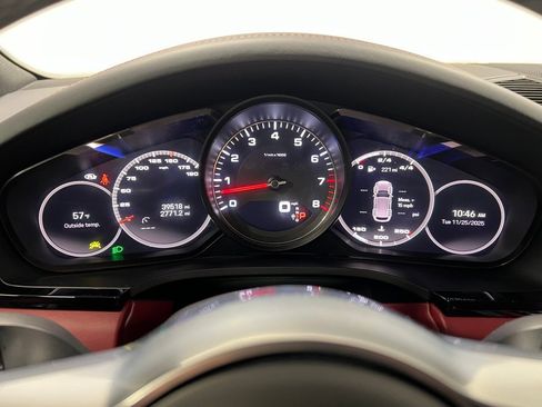 Used 2022 Porsche Cayenne S image 32