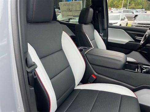 New 2025 Chevrolet Silverado EV RST image 33