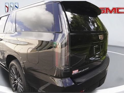 Used 2025 Cadillac Escalade ESV Sport Platinum AWD/4WD image 34