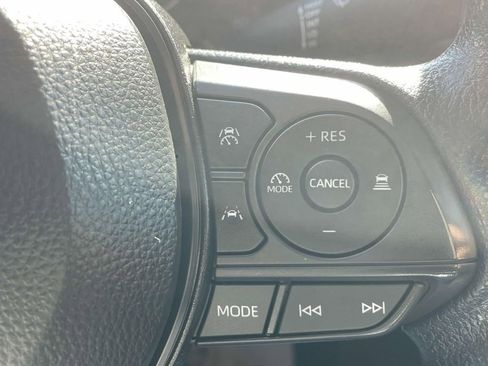 Used 2025 Toyota Corolla LE image 20