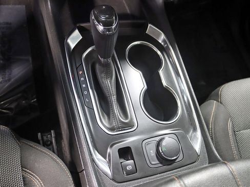 Used 2018 Chevrolet Traverse LT image 22