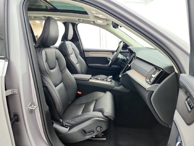 Used 2026 Volvo XC90 B6 Ultra w/ Protection Package Premier AWD/4WD image 18