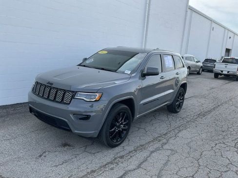 Used 2022 Jeep Grand Cherokee Laredo X image 30