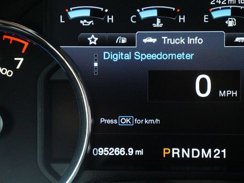 Used 2016 Ford F150 Lariat w/ Equipment Group 502A Luxury AWD/4WD image 32