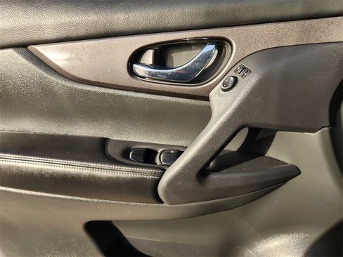 Used 2019 Nissan Rogue S w/ Special Edition Package image 25