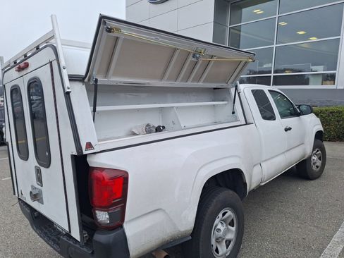 Used 2023 Toyota Tacoma SR RWD image 11