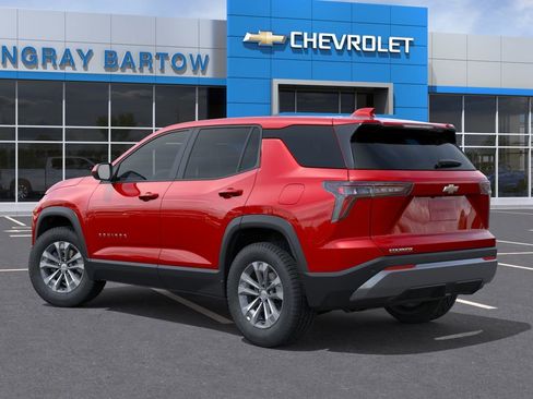 New 2026 Chevrolet Equinox LT w/ Convenience Package II FWD image 3